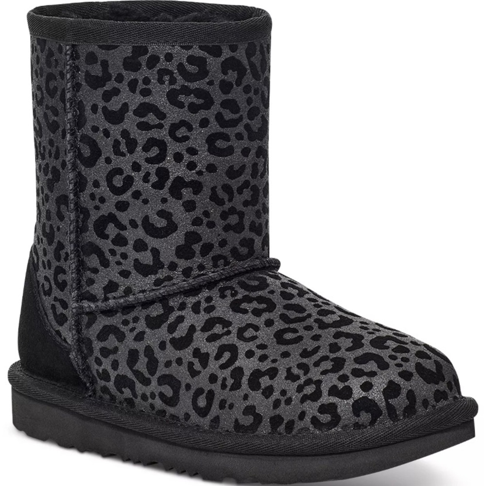 UGG Classic II Kid's Size 7 toddler Leopard Metallic Silver Black Boots.like new
